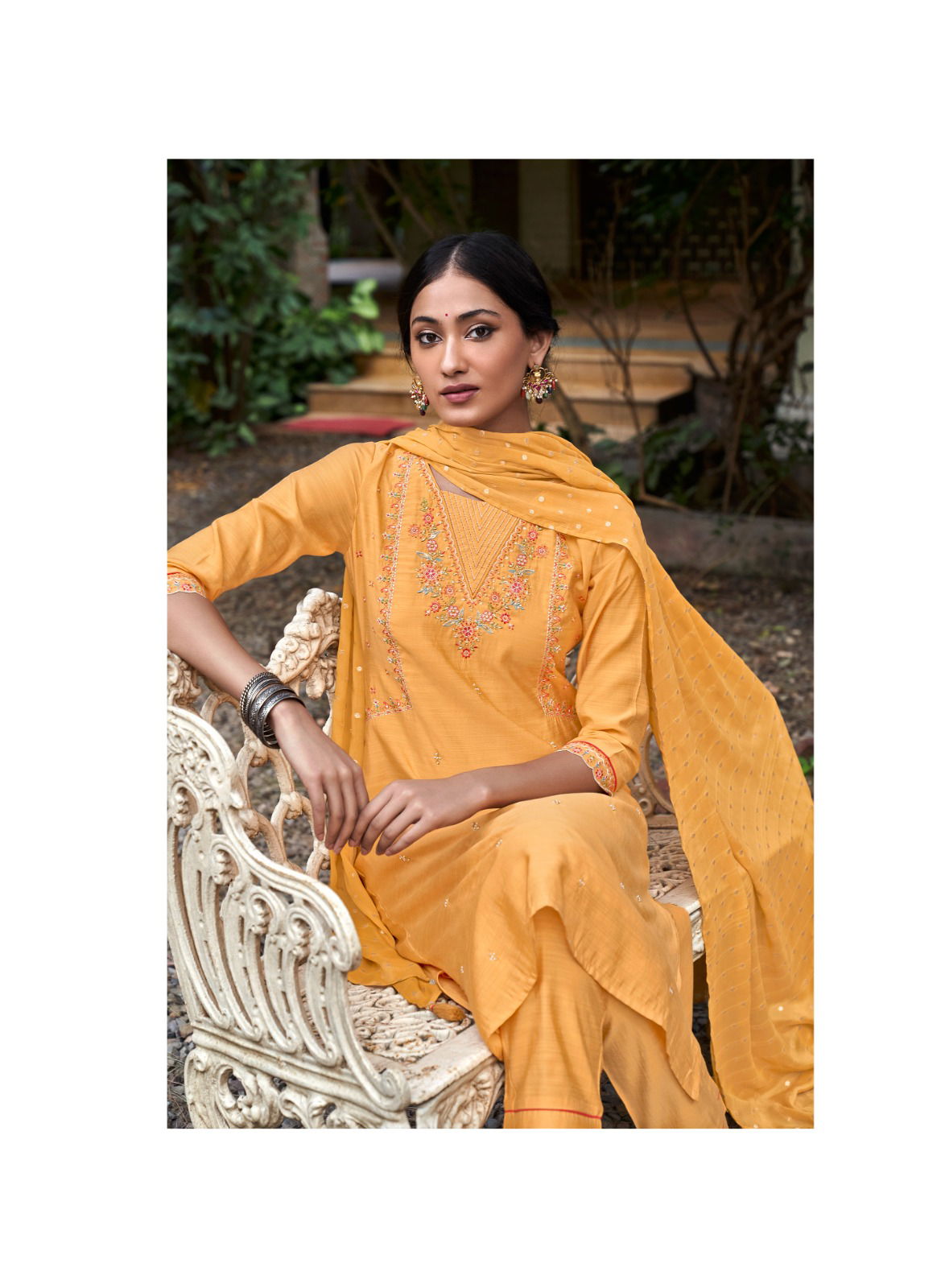 Four Buttons Muraad Exclusive Designer Wholesale Readymade Suits